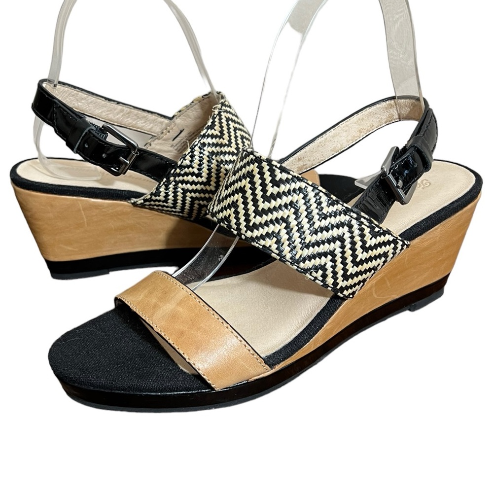 Tommy Bahama Aliso black cream tan chevron pattern strap wedge sandals size 8